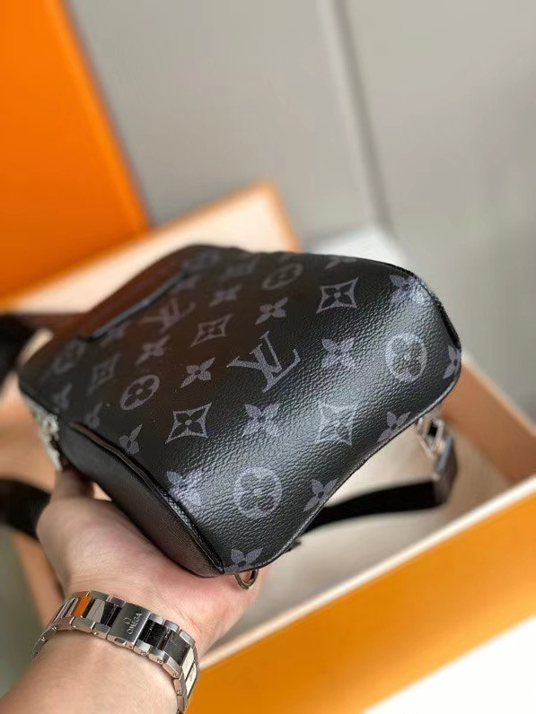 HOT SALE LOUIS VUITTON OUTDOOR SLINGBAG