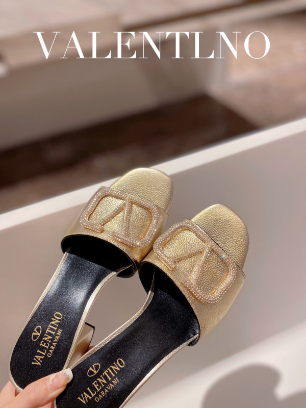 HOT SALE VALENTINO VLOGO SIGNATURE SLIDE SANDAL