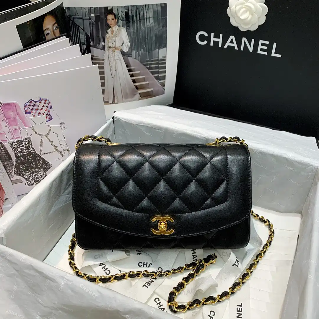 First bag ru CHANEL FLAP BAG