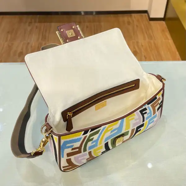 FENDI BAGUETTE