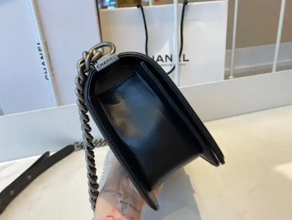 CHANEL BOY BAG 20CM 25CM