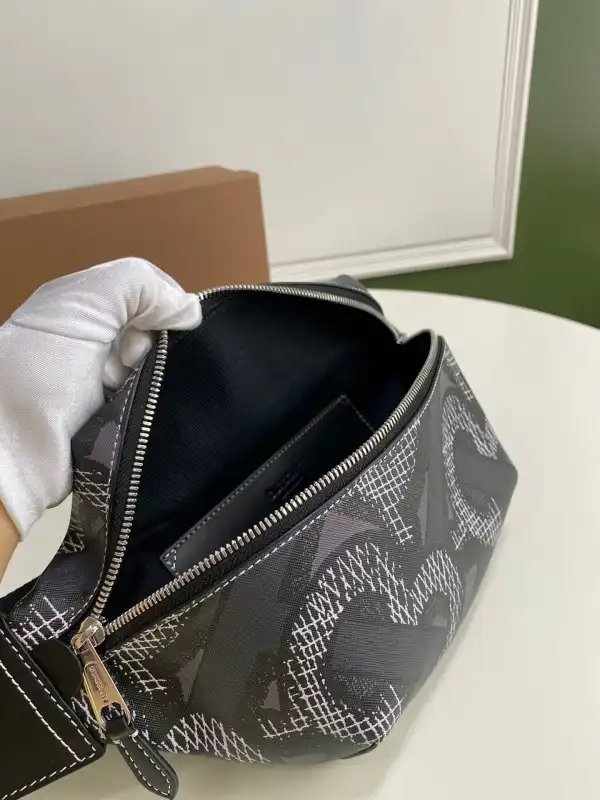 Bagsoffer BURBERRY Bum Bag