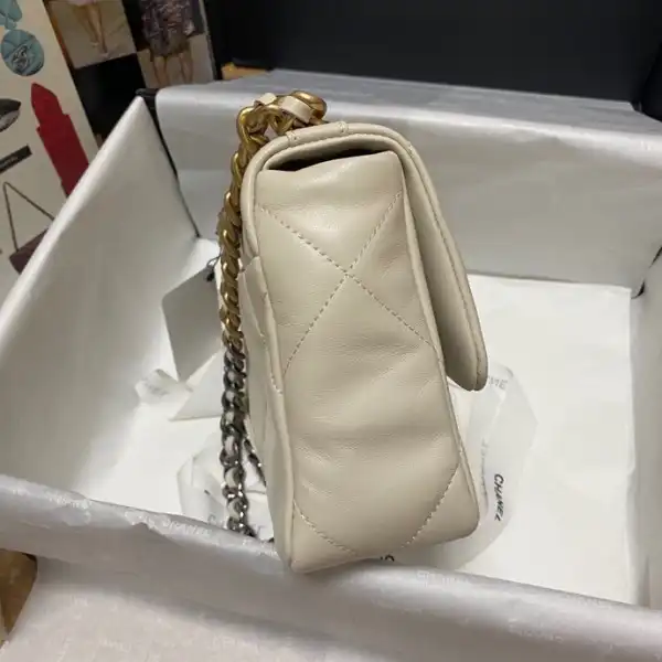 CHANEL 19 FLAP BAG