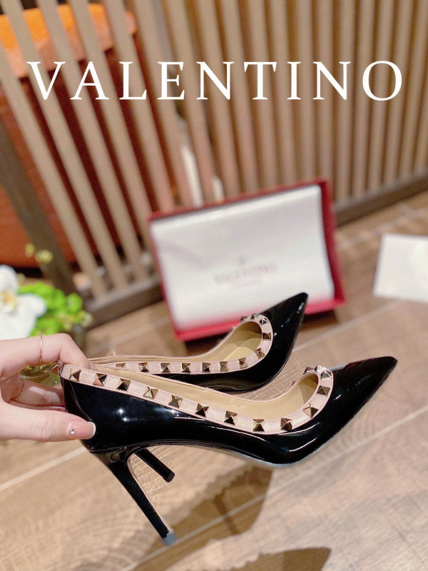 HOT SALE VALENTINO ROCKSTUD HIGH HEELS