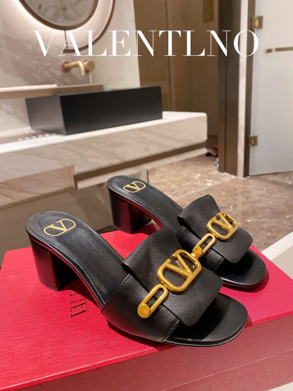 VALENTINO VLOGO SIGNATURE SLIDE SANDAL