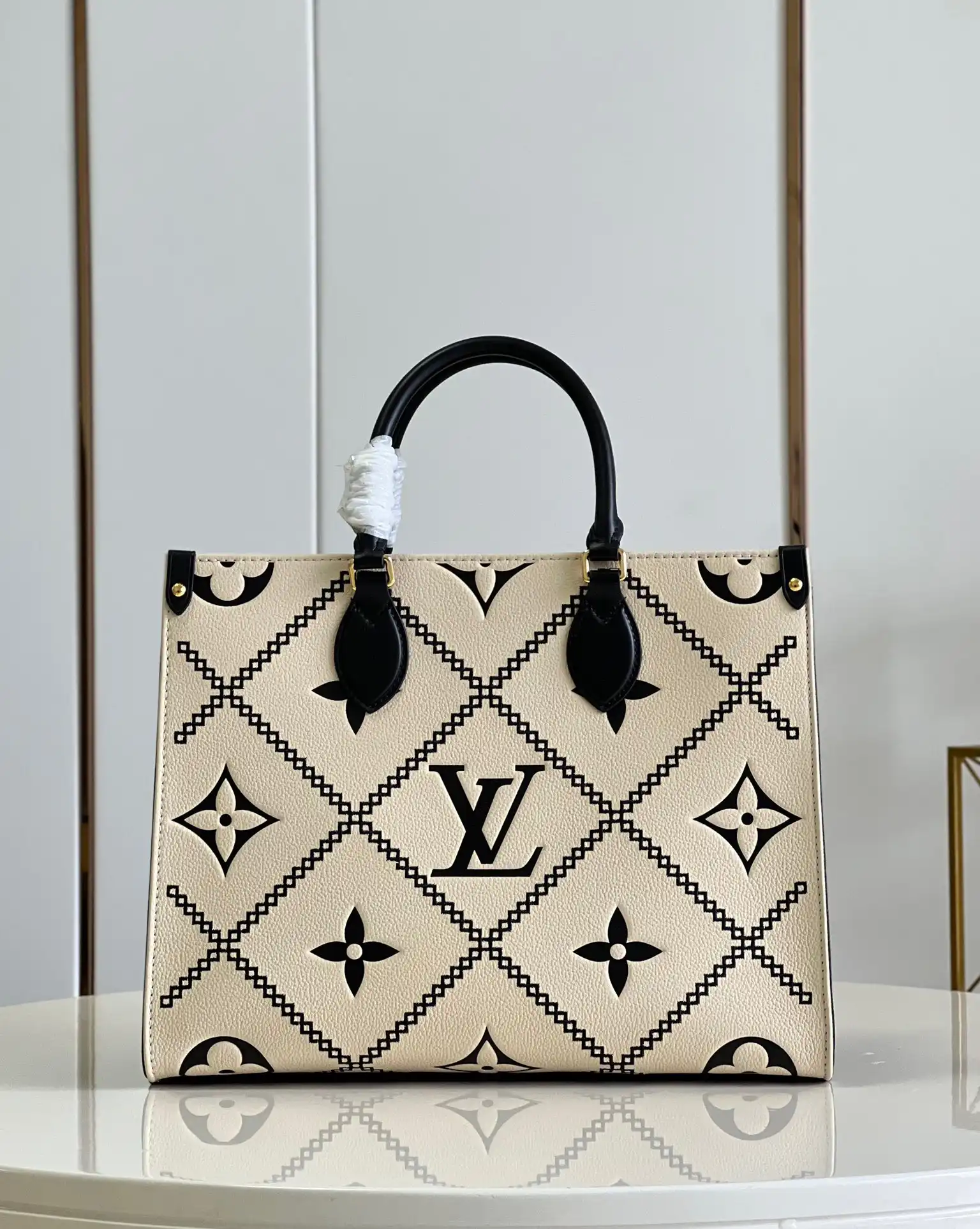 LOUIS VUITTON ONTHEGO MM