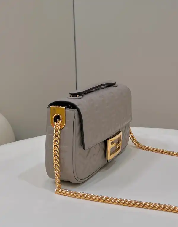 Bagsoffer yupoo FENDI BAGUETTE CHAIN MIDI 397B98-24*14*7CM