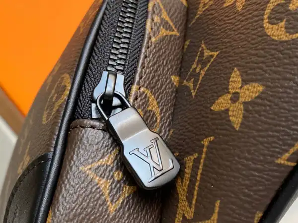 LOUIS VUITTON CHRISTOPHER BUMBAG