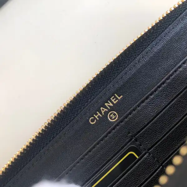 CHANEL 19 ZIPPED WALLET