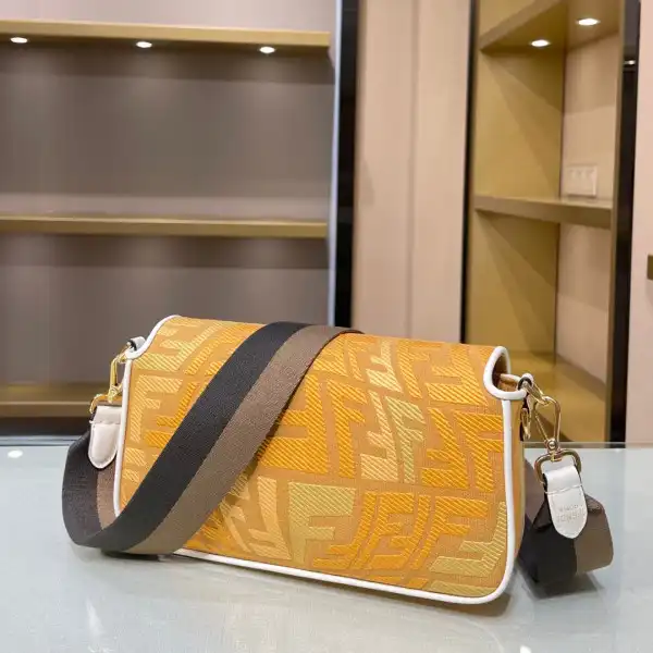 FENDI BAGUETTE