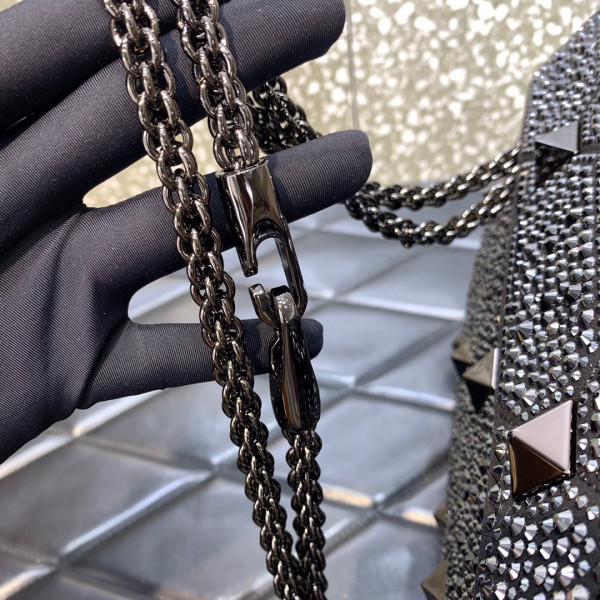 HOT SALE VALENTINO MEDIUM ROMAN STUD THE SHOULDER BAG WITH CHAIN