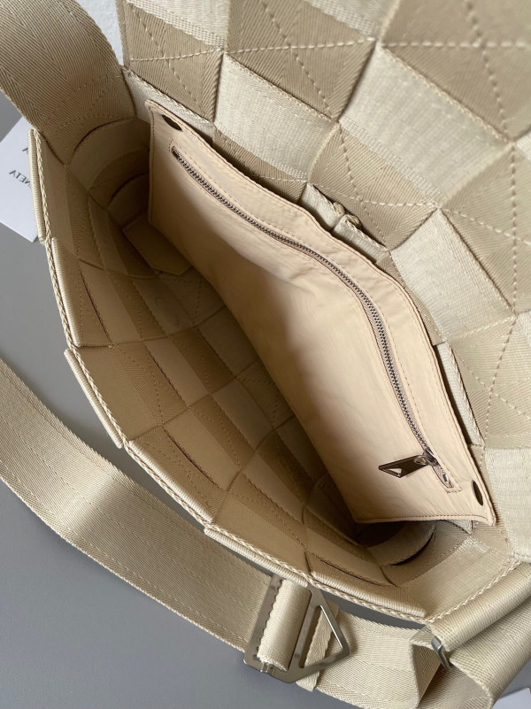 HOT SALE BOTTEGA VENETA CASSETTE Webbing