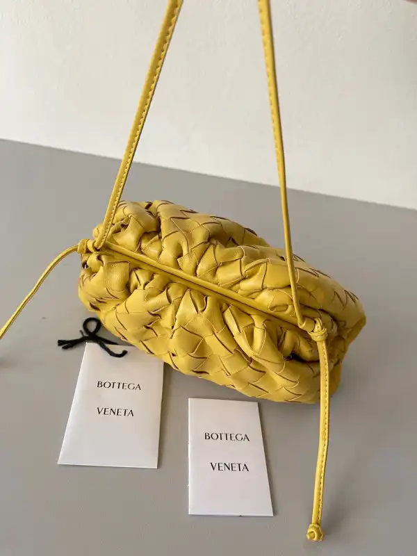 BOTTEGA VENETA MINI POUCH