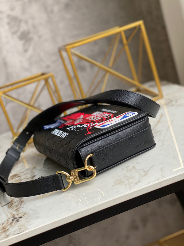 HOT SALE LOUIS VUITTON LVXNBA STUDIO MESSENGER