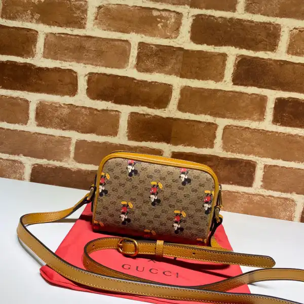 Frstbag ru Disney x Gucci GG Shoulder Bag