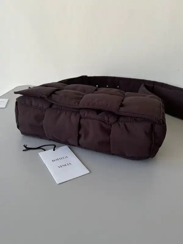 Bagsoffer BOTTEGA VENETA Padded Tech Cassette