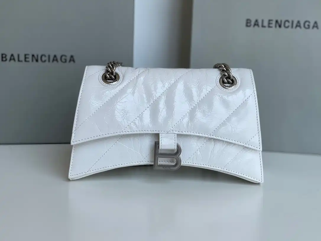 First bag ru BALENCIAGA CRUSH SMALL CHAIN BAG