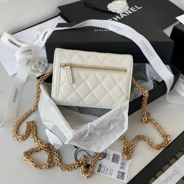 CHANEL 2.55 CHANELUTCH WITH CHAIN