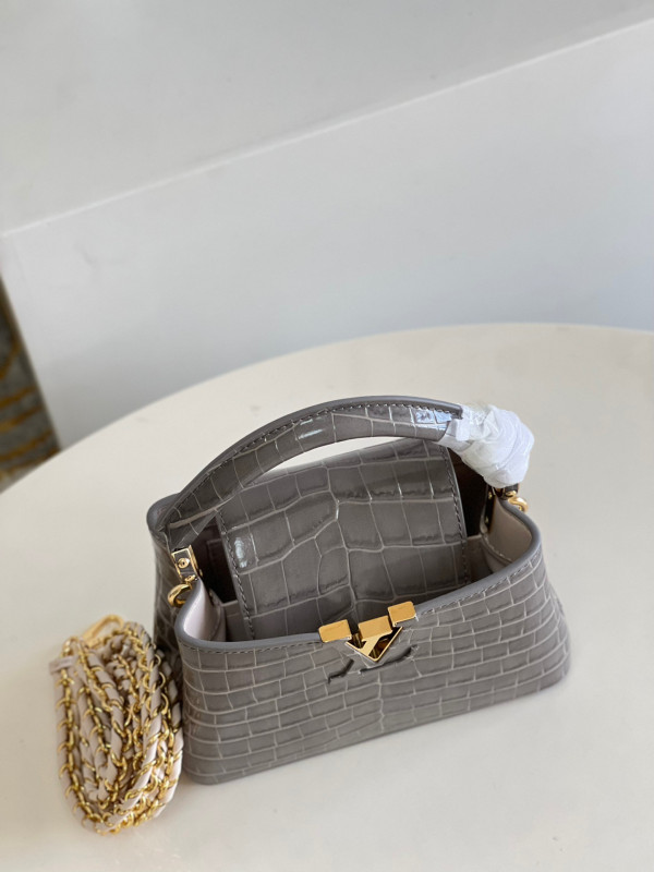 [FREE SHIPPING] LOUIS VUITTON CAPUCINES MINI