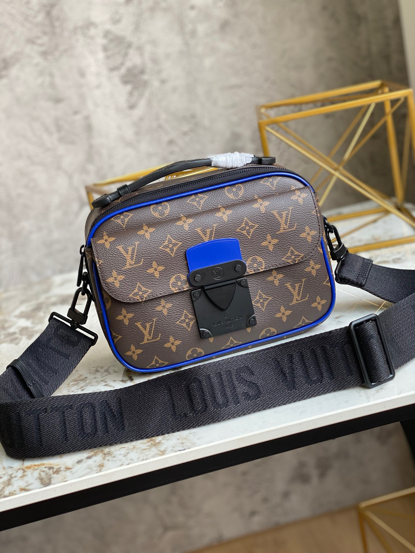 HOT SALE LOUIS VUITTON S LOCK MESSENGER