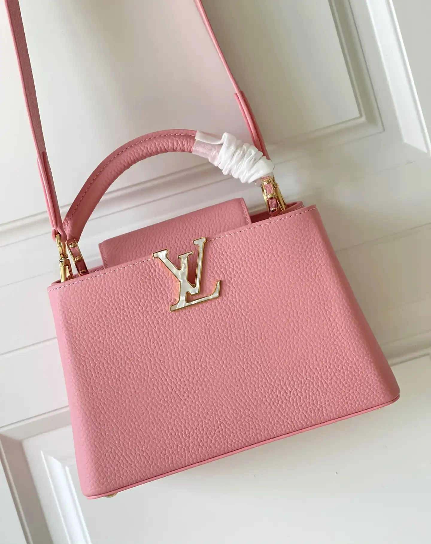 Affordable LOUIS VUITTON CAPUCINES BB