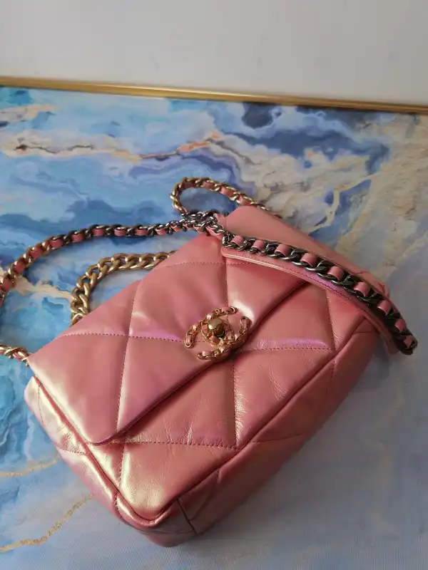 First bag ru CHANEL 19  FLAP BAG