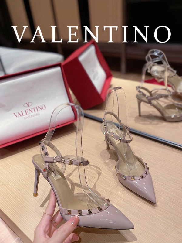 HOT SALE VALENTINO ROCKSTUD SANDAL