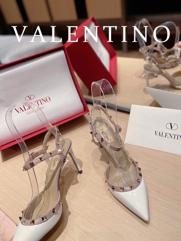 HOT SALE VALENTINO ROCKSTUD SANDAL