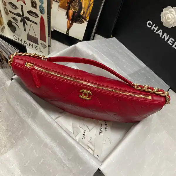 CHANEL HIPPIE BAG