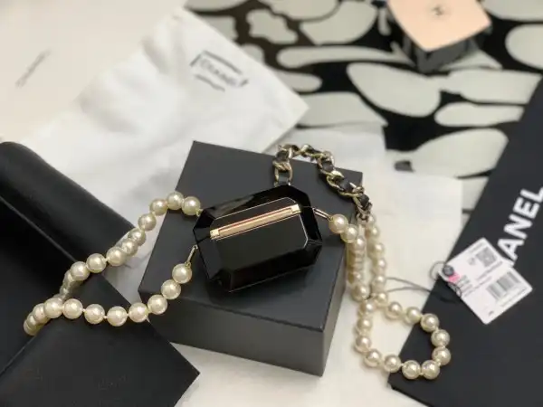 Firstbag Ru CHANEL AIRPODS CASE PRO NECKLACE