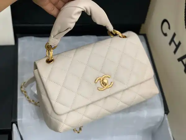 Firstbag Ru CHANEL FLAP BAG