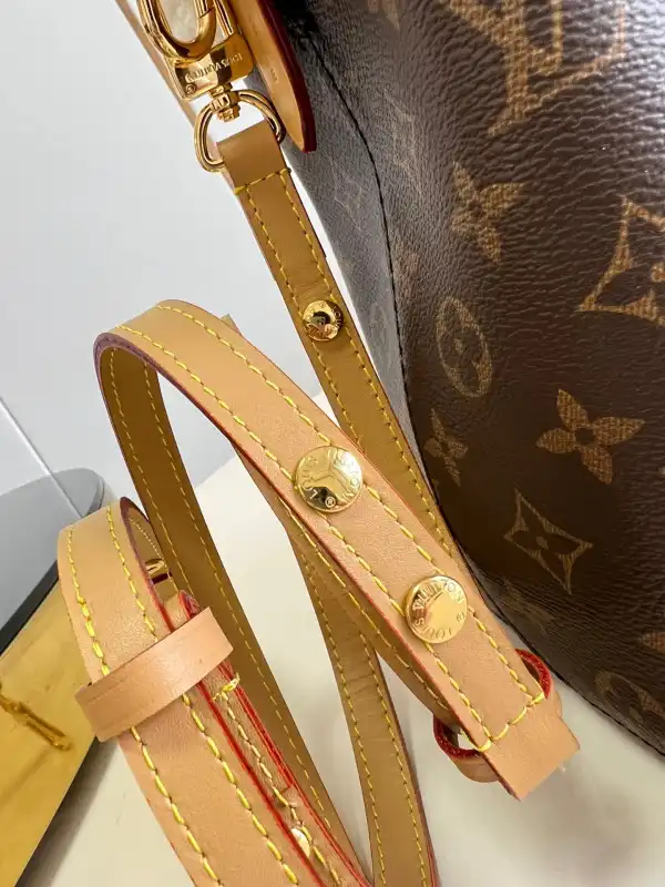 LOUIS VUITTON NÉONOÉ BB