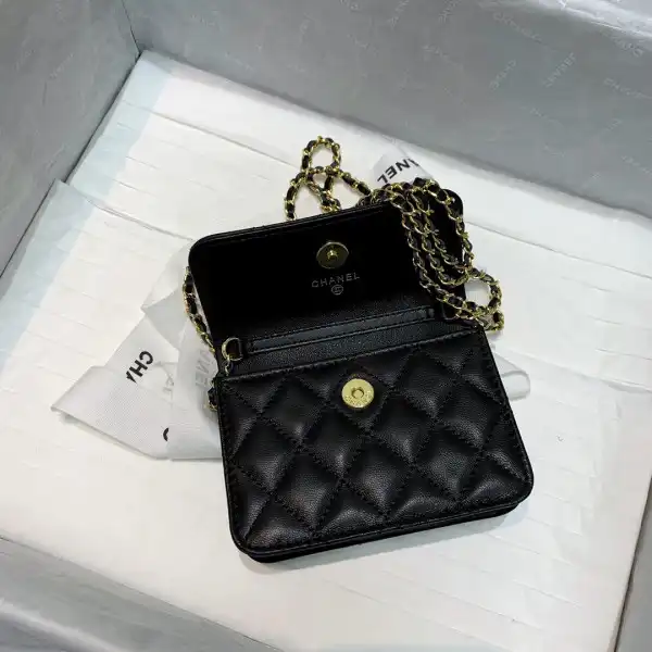 First bag ru CHANEL CHANELUTCH WITH CHAIN