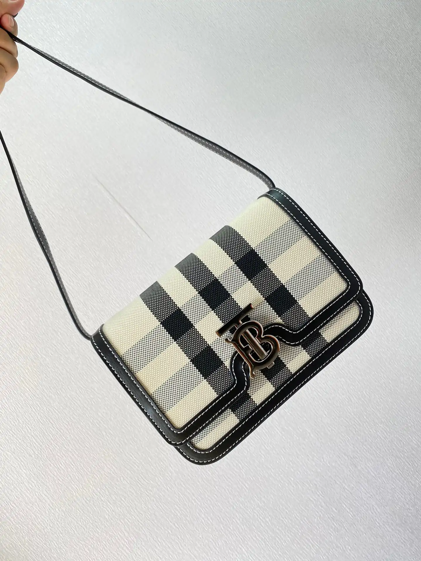 TO BURBERRY SMALL TB BAG