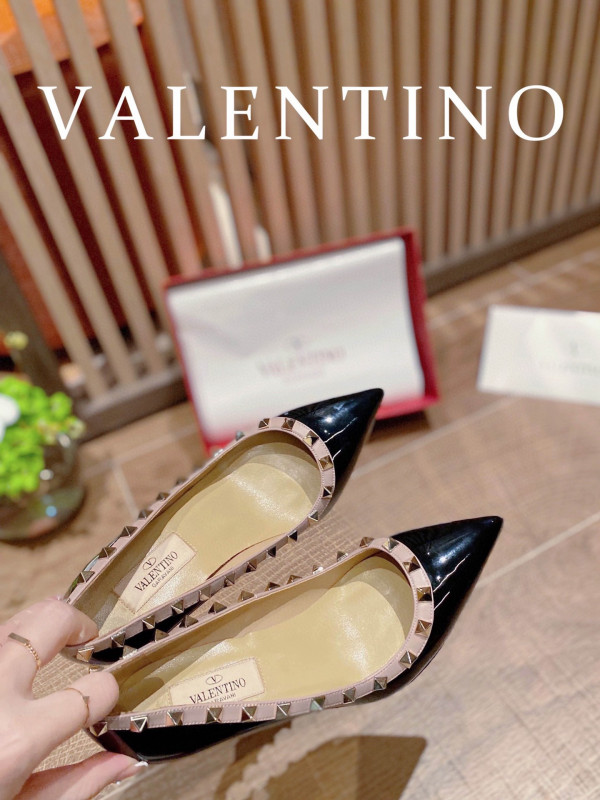 HOT SALE VALENTINO ROCKSTUD HIGH HEELS