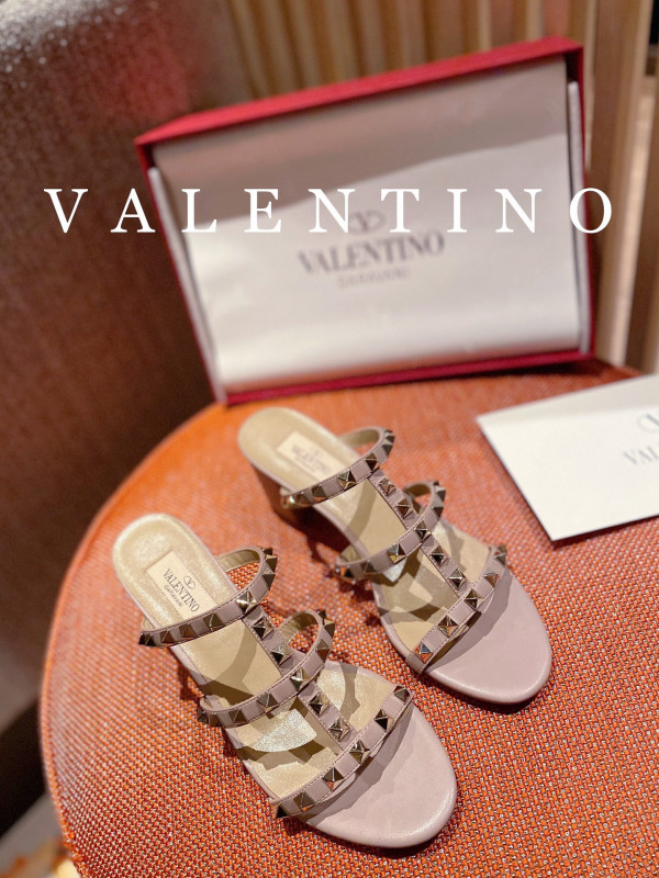 HOT SALE VALENTINO ROCKSTUD CALFSKIN LEATHER SLIDE SANDAL