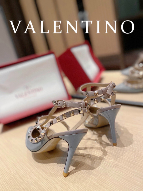 HOT SALE VALENTINO ROCKSTUD SANDAL