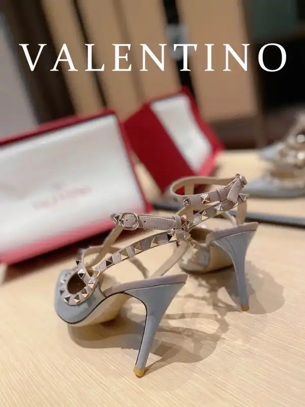 First bag ru VALENTINO ROCKSTUD SANDAL