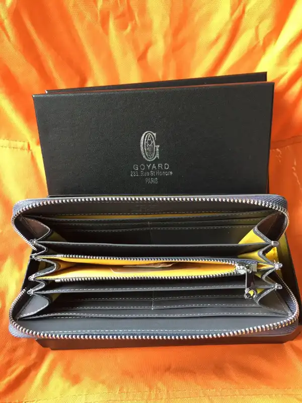 GOYARD ZIPPY WALLET