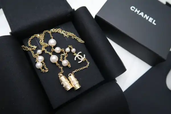 CHANEL AIRPODS NECKLACE