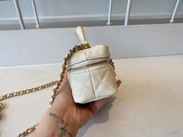 Frstbag ru CHANEL SMALL VANITY WITH CHAIN