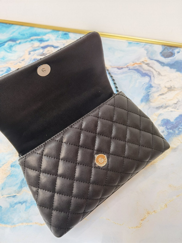 CL FLAP BAG WITH TOP HANDLE