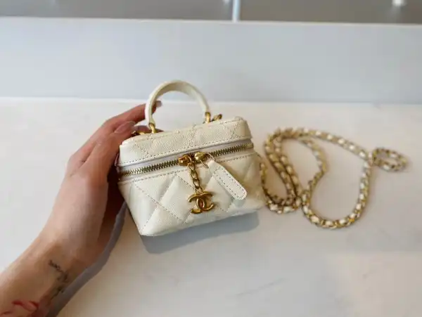 Frstbag ru CHANEL SMALL VANITY WITH CHAIN