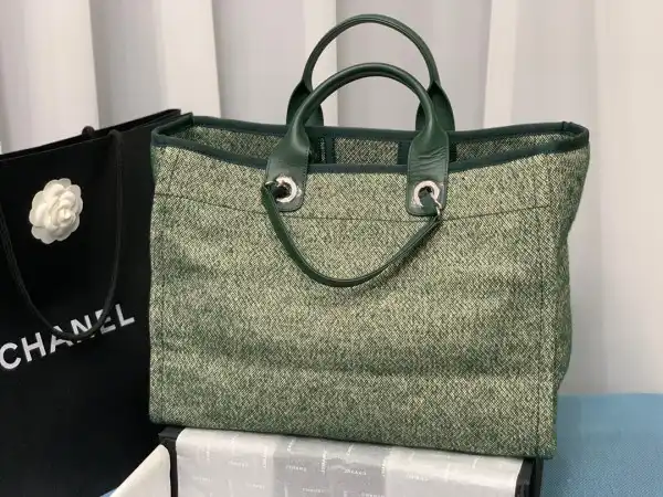 CHANEL SHOPPING BAG