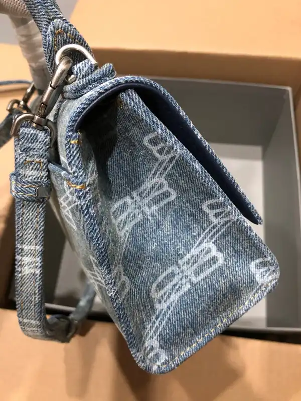 First bag ru BALENCIAGA HOURGLASS