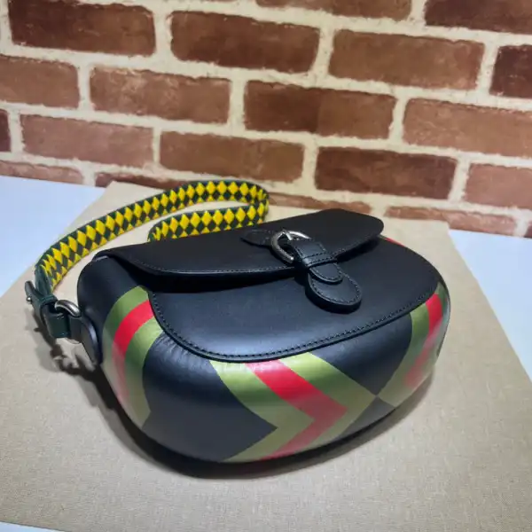 Cheap Gucci Small shoulder bag with logo