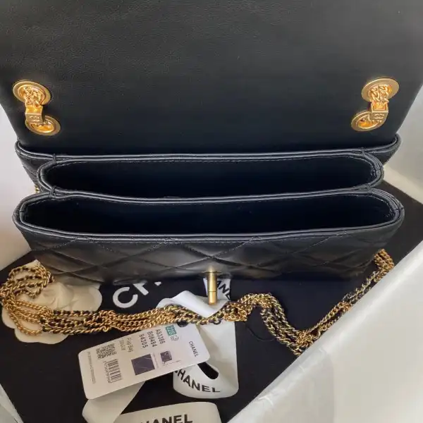 CHANEL SMALL FLAP BAG