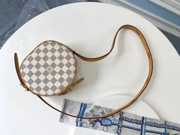 First bag ru LOUIS VUITTON BOITE CHAPEAU SOUPLE PM