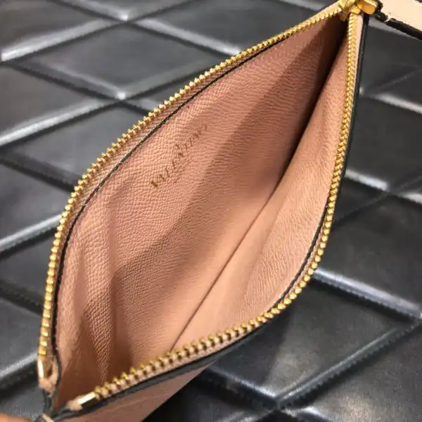 Bagsoffer VALENTINO VSLING CLUTCH