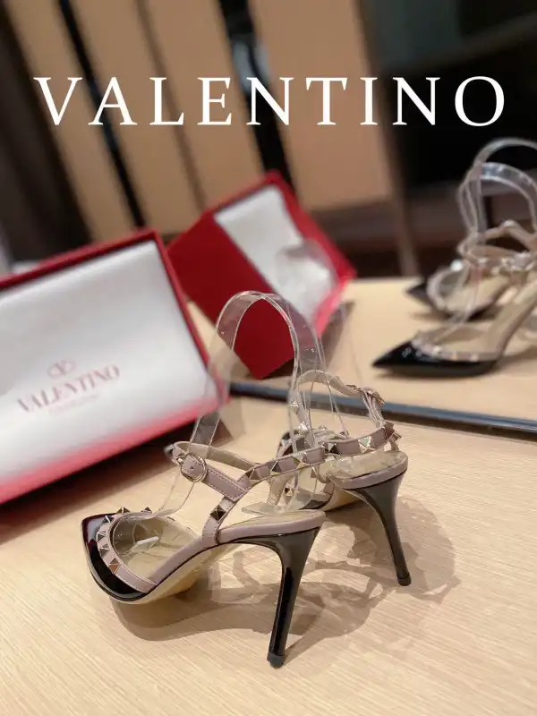 VALENTINO ROCKSTUD SANDAL